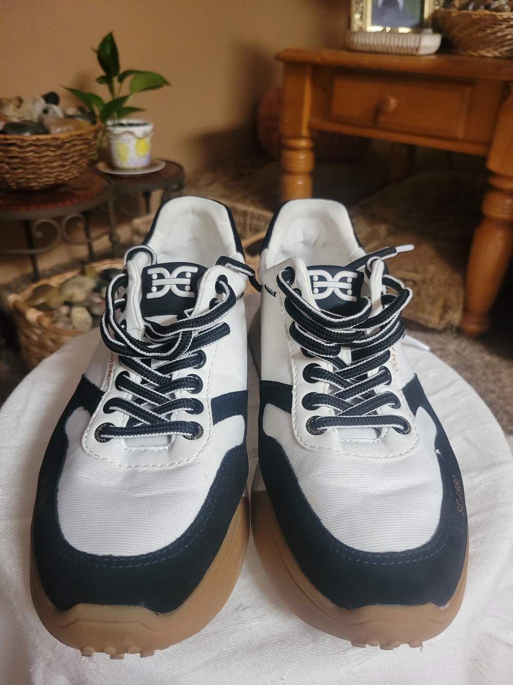 Sam Edelman SE-1980 Retro Sneakers White Black Gum Sole Lace Up Size 9M